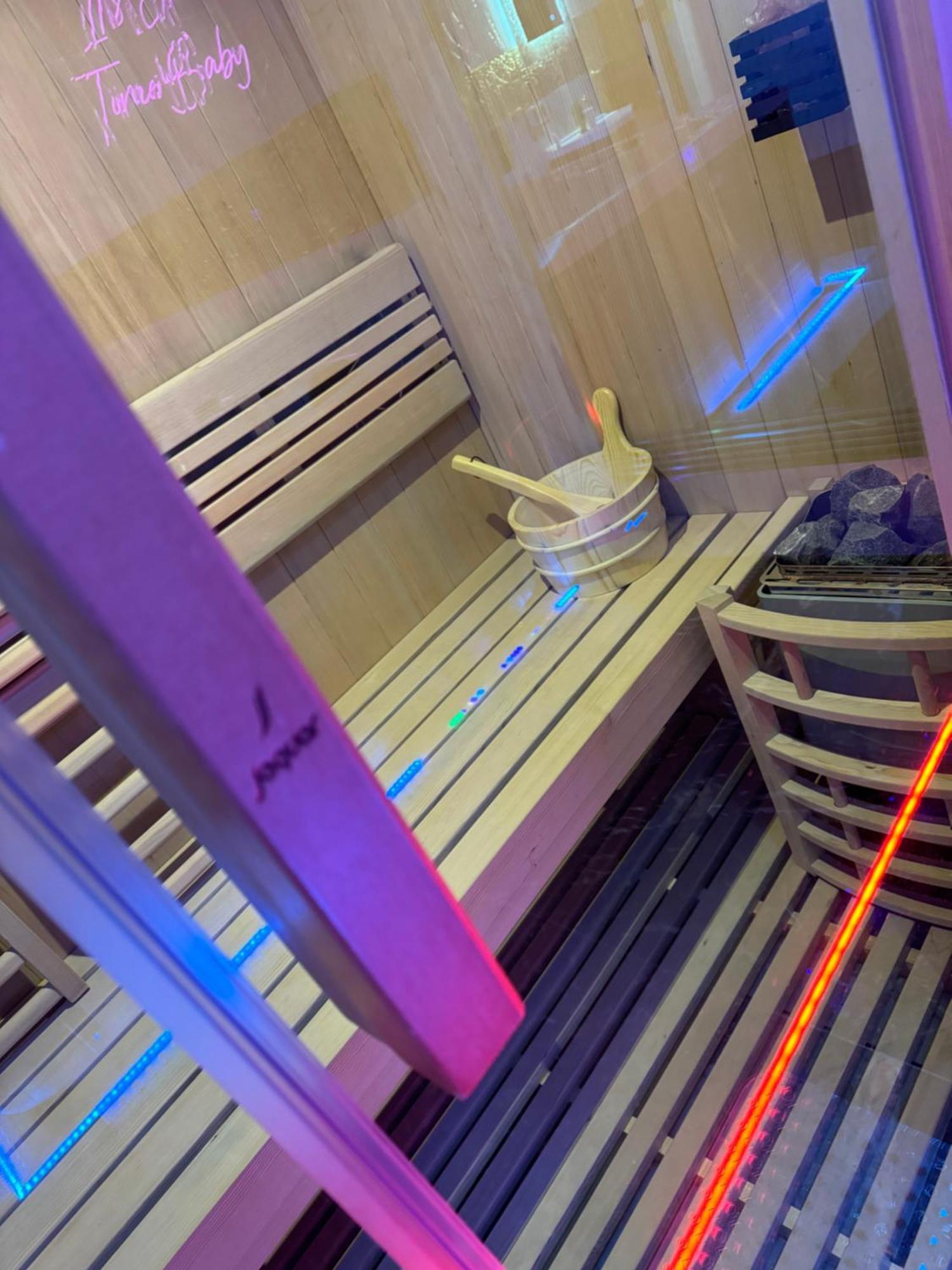 Highfield Private Spa Apartment Bradford  Zewnętrze zdjęcie