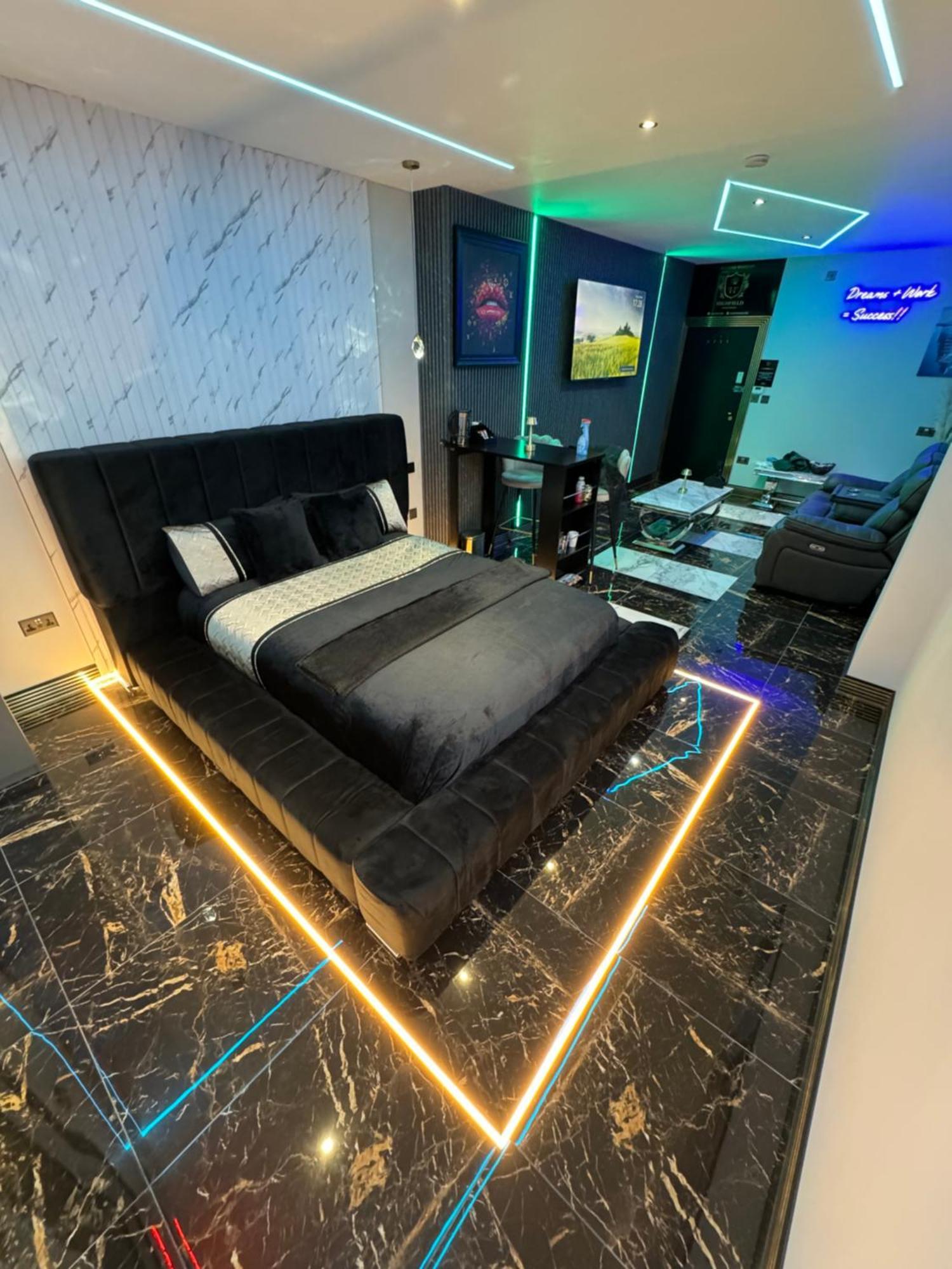 Highfield Private Spa Apartment Bradford  Zewnętrze zdjęcie